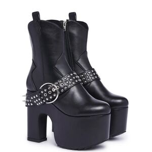 Howdy Spiked Boots